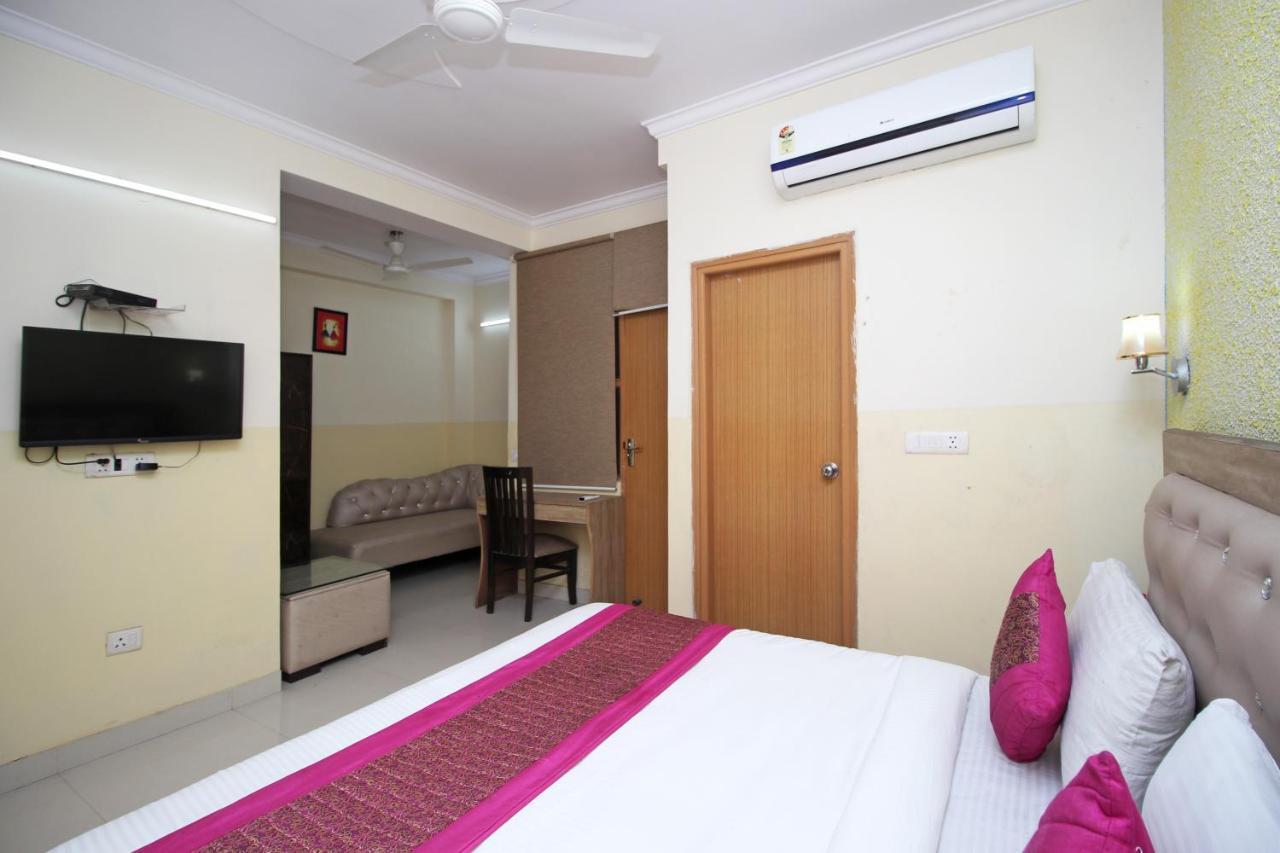 Hotel Airport City Near Delhi International Airport 新德里 外观 照片