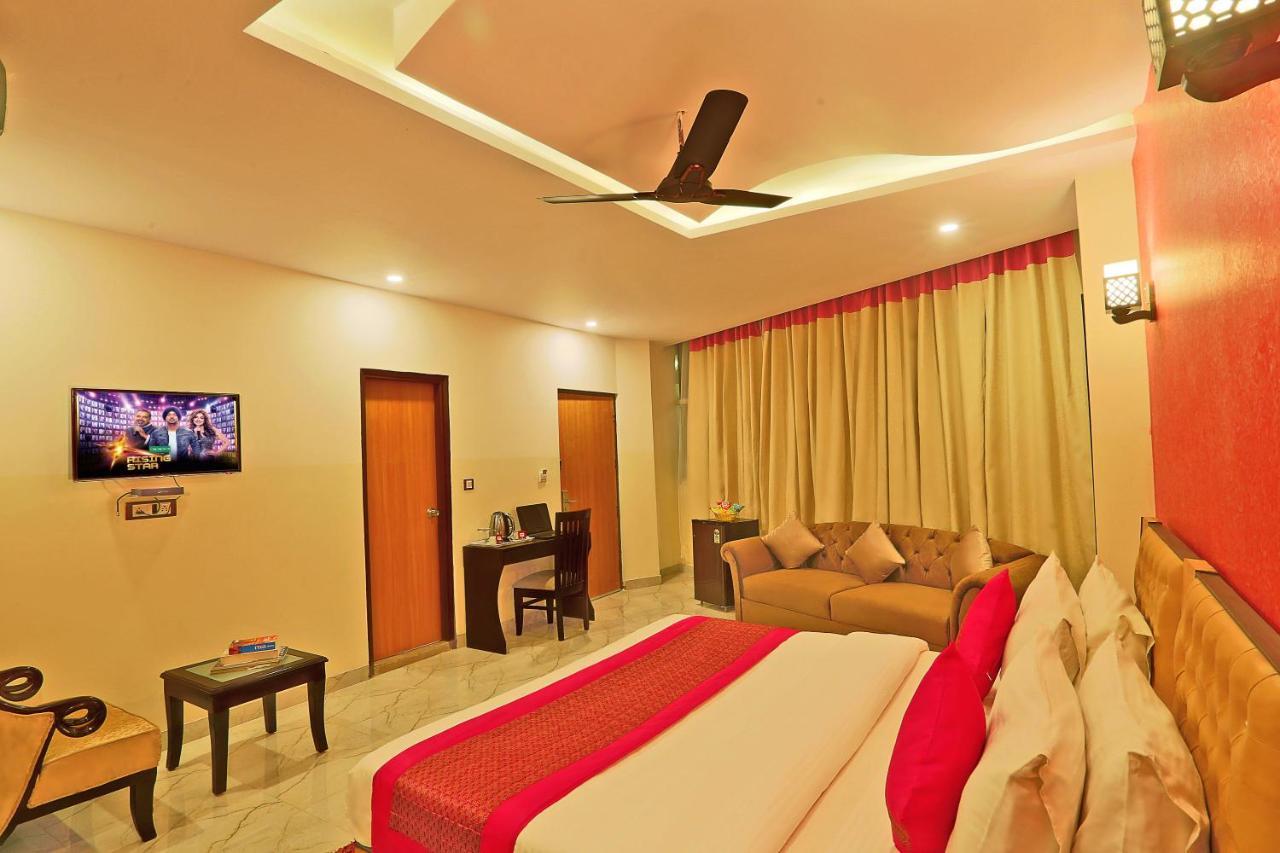 Hotel Airport City Near Delhi International Airport 新德里 外观 照片