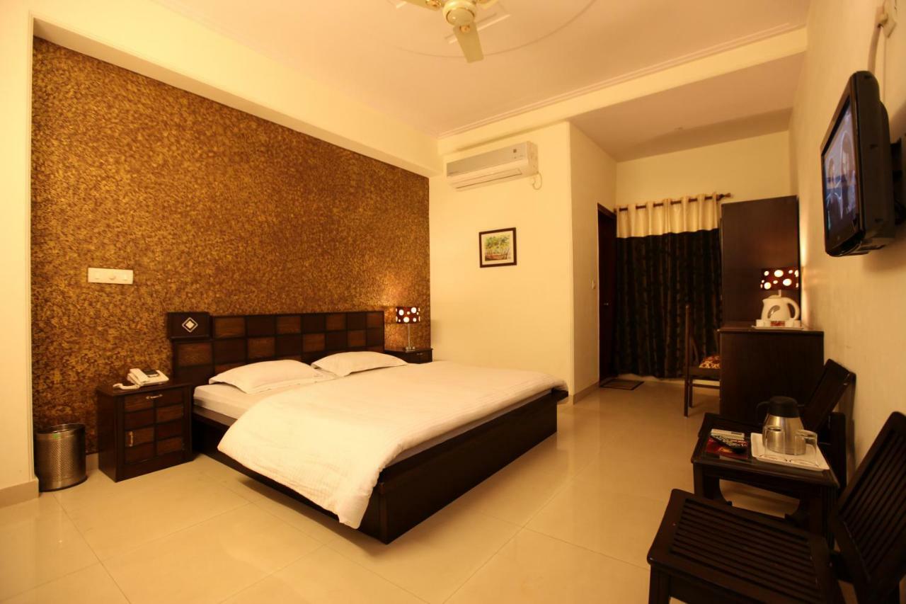 Hotel Airport City Near Delhi International Airport 新德里 外观 照片
