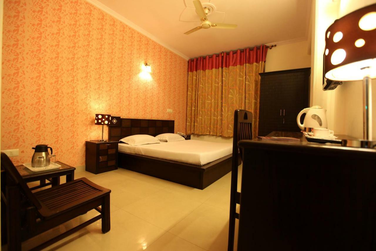 Hotel Airport City Near Delhi International Airport 新德里 外观 照片